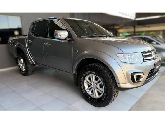 MITSUBISHI L200 TRITON 3.2 HPE 4X4 CD 16V TURBO INTERCOOLER DIESEL 4P AUTOMÁTICO MITSUBISHI L200 TRITON 3.2 HPE 4X4 CD 16V TURBO INTERCOOLER DIESEL 4P AUTOMÁTICO